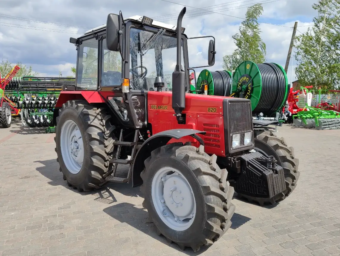 Legendarny ciągnik rolniczy Belarus 820